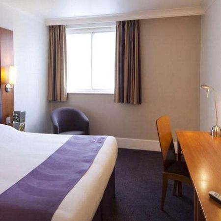 Premier Inn โคล์เชสเตอร์ ภายนอก รูปภาพ